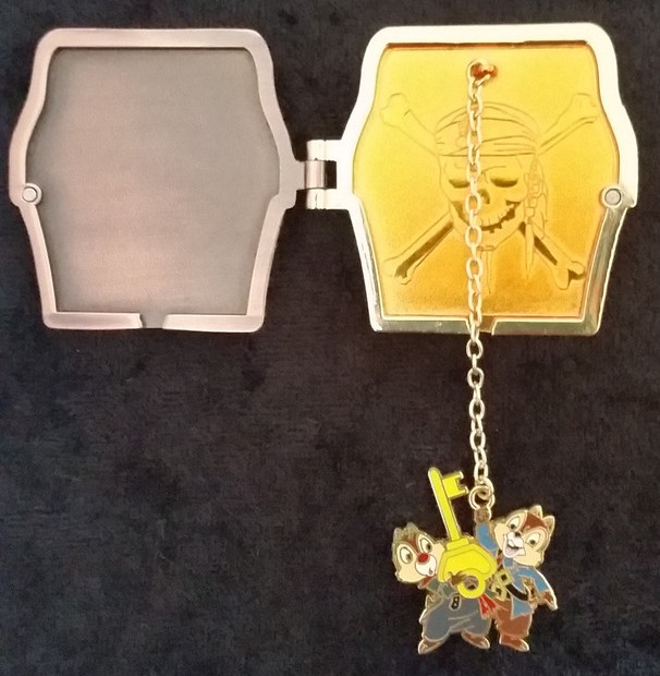 Annual Passholder Hanging Pin Collection - Pirates of the Caribbean view 3