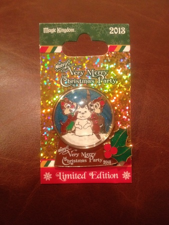 WDW - Mickey’s Very Merry Christmas Party 2013 - Chip & Dale Snow Globe