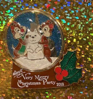 WDW - Mickey’s Very Merry Christmas Party 2013 - Chip & Dale Snow Globe view 4