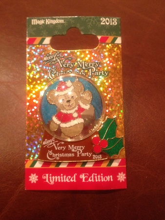 WDW - Mickey’s Very Merry Christmas Party 2013 - Santa Duffy Snow Globe