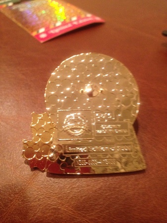 WDW - Mickey’s Very Merry Christmas Party 2013 - Santa Duffy Snow Globe view 3