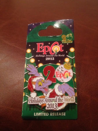 2013 Holidays Around the World Santa Figment