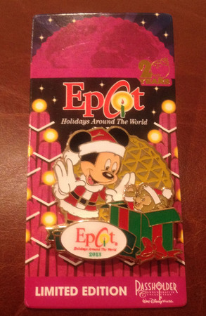 2013 Holidays Around the World Santa Mickey and Duffy